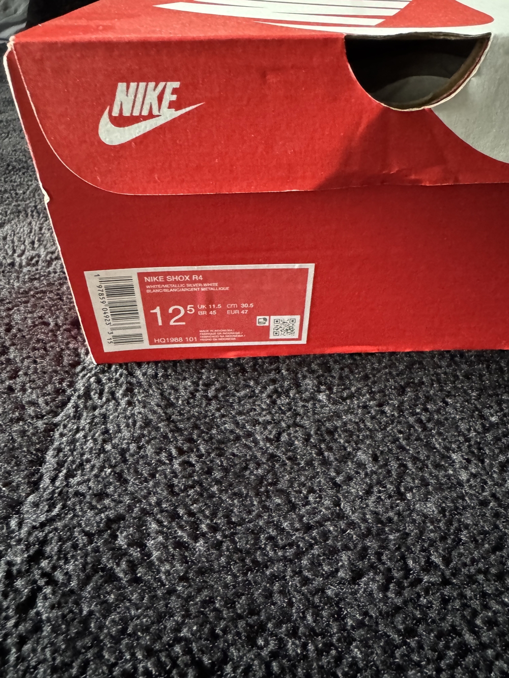 Nike Shox R4. White/Metallic Silver-White Mens Size 12.5 BRAND NEW NEVER WORN - Picture 6 of 6